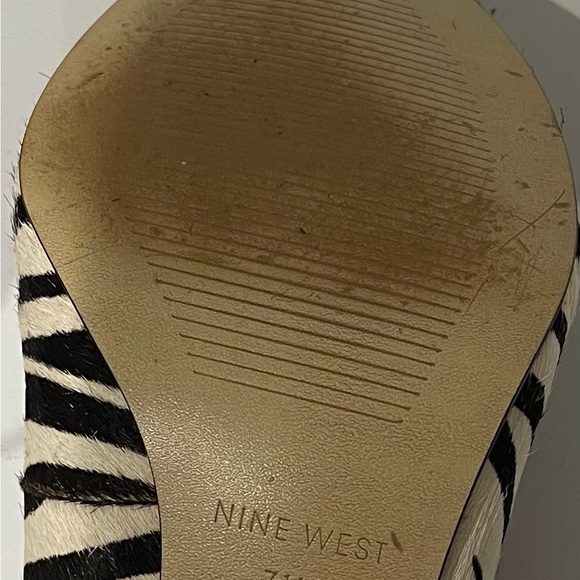 Lovely peep toed Nine West zebra heels - Picture 2 of 7
